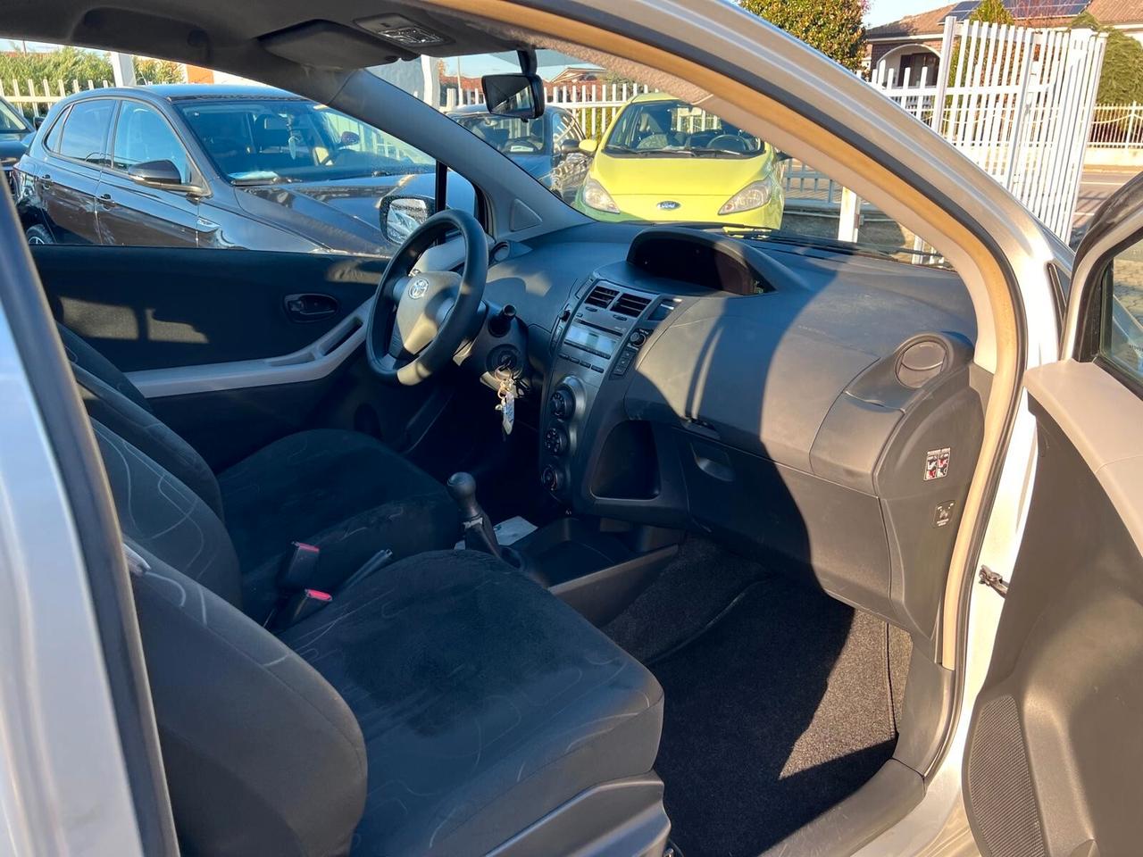 Toyota Yaris 1.0 3 porte