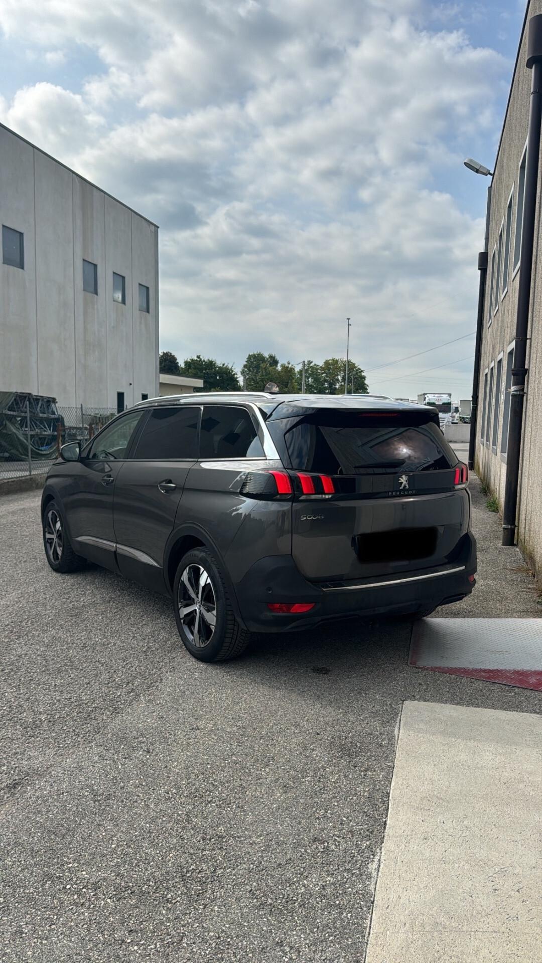 Peugeot 5008 7 POSTO