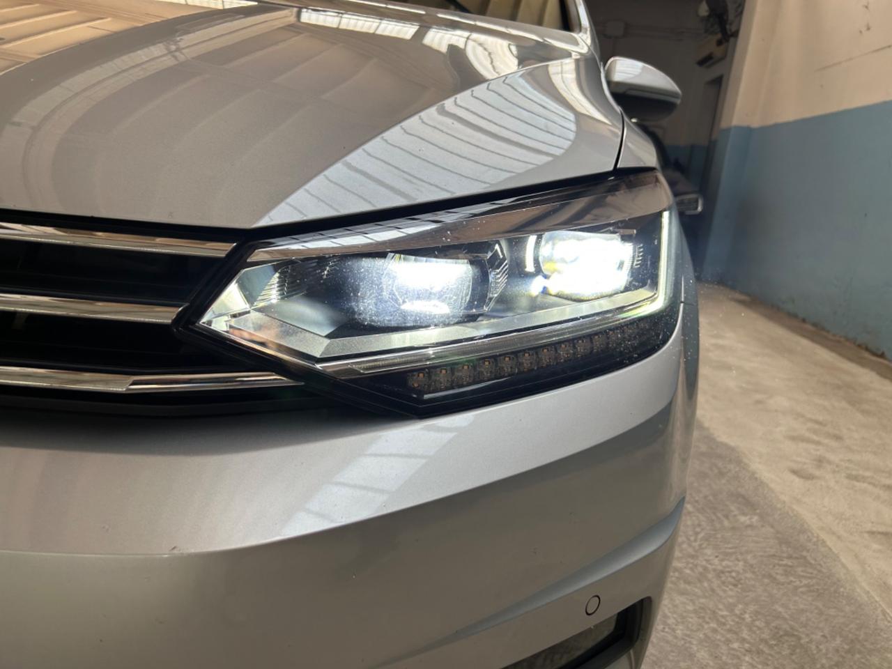 Volkswagen Touran 2.0 TDI 150 CV SCR DSG Executive BlueMotion Tech.
