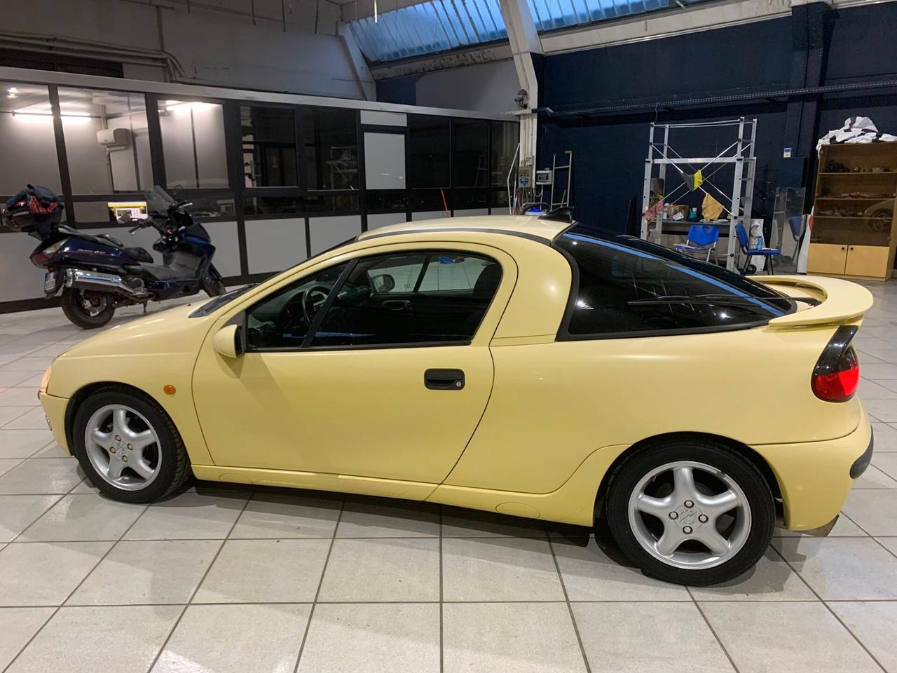 Opel Tigra 1.6i 16V cat