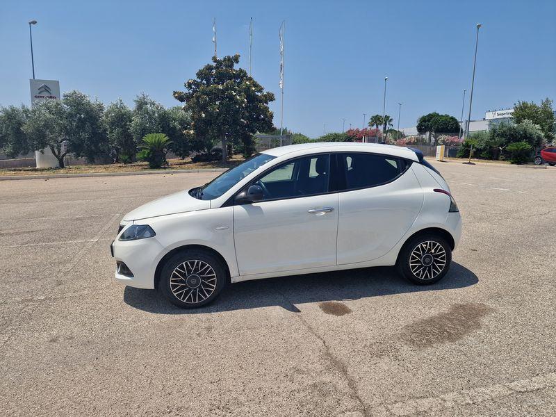 LANCIA Ypsilon 1.0 firefly hybrid Platino s&s 70cv