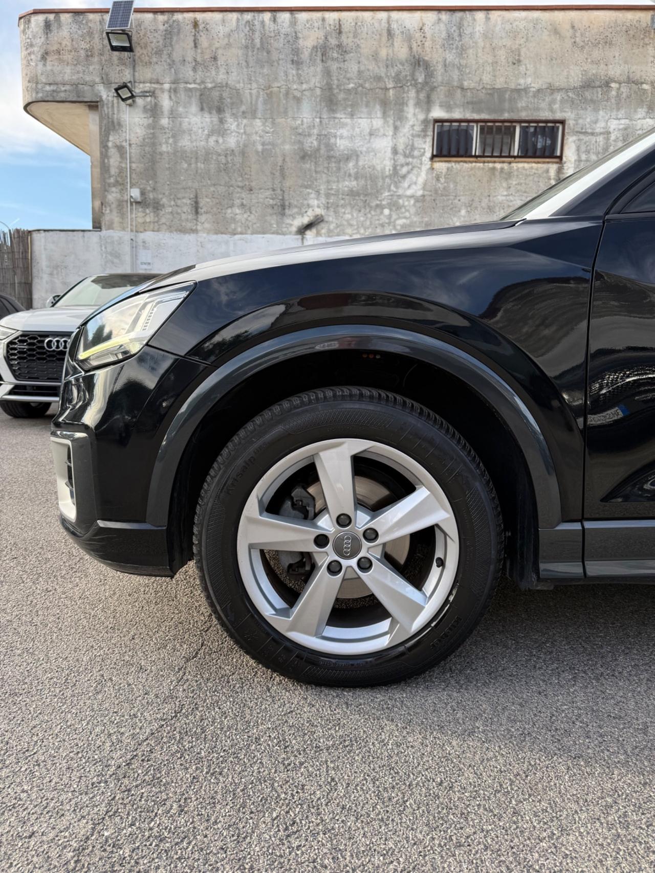 Audi Q2 30 TDI Business Design