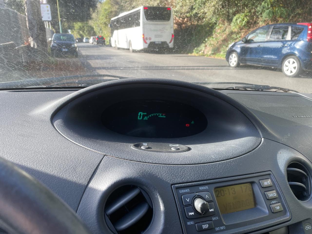 Toyota Yaris 1.3i 16V cat 5 porte Sol Blue