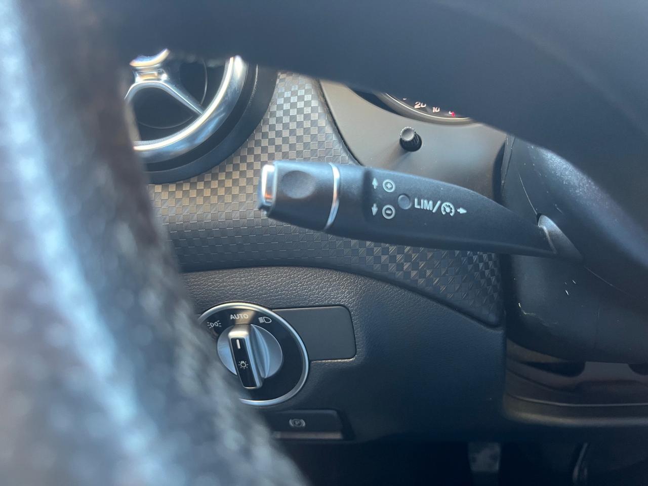 Mercedes-benz A 180d PREMIUM