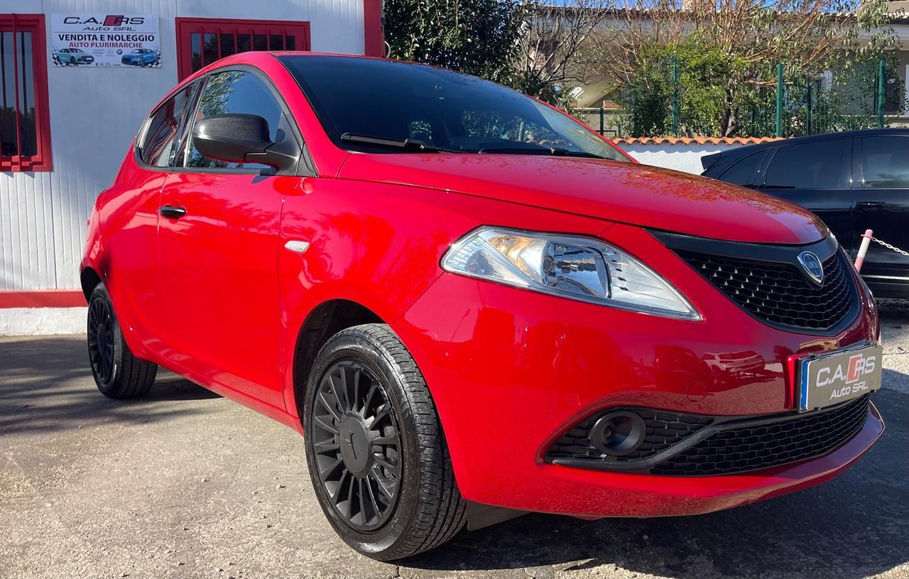 Lancia Ypsilon Ecochic Hybrid 1.0 FireFly 70cv