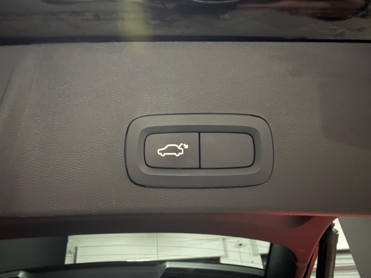 VOLVO XC40 2.0 D3 (150) Momentum 2019