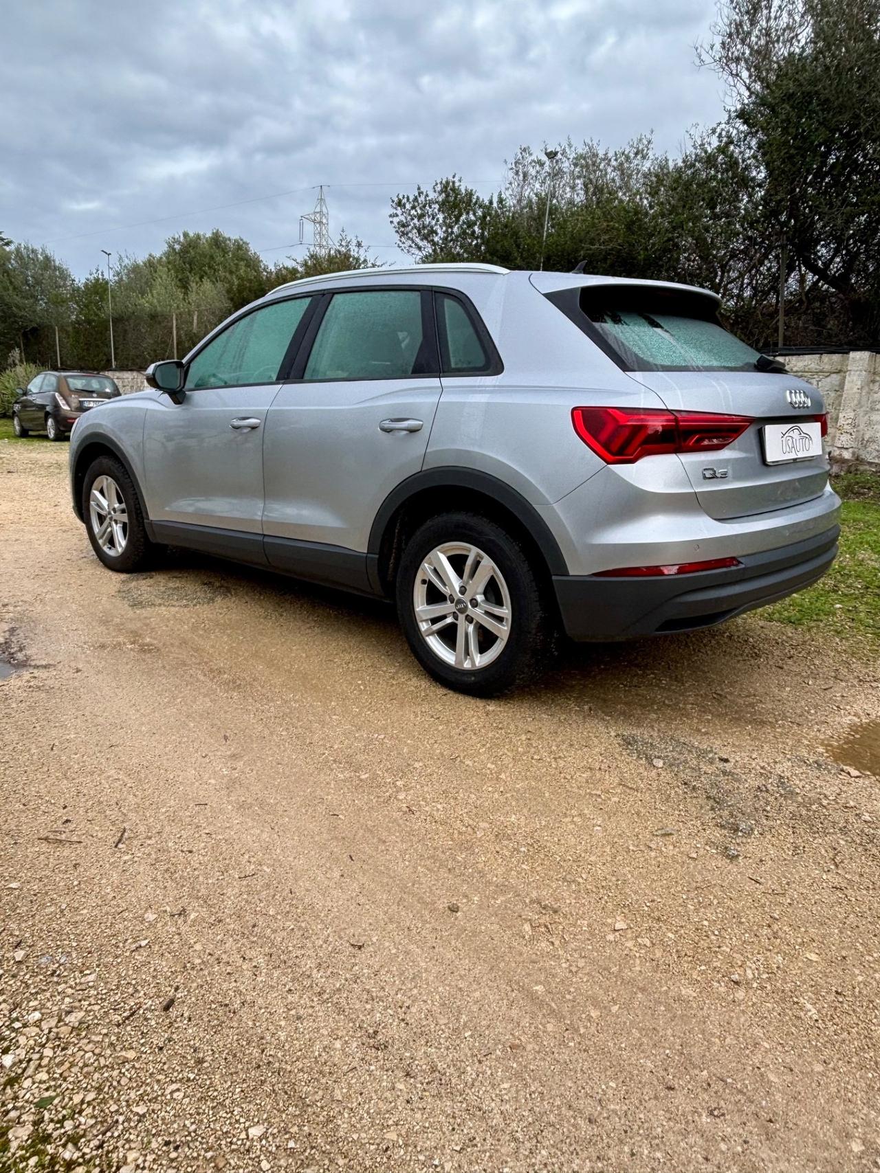 Audi Q3 40 TDI quattro S tronic Business Advanced