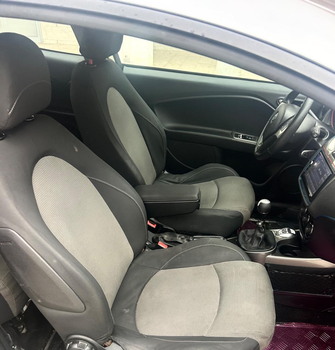 Alfa Romeo MiTo 1.3 JTDm-2 95 CV S&S Distinctive Sport Pack