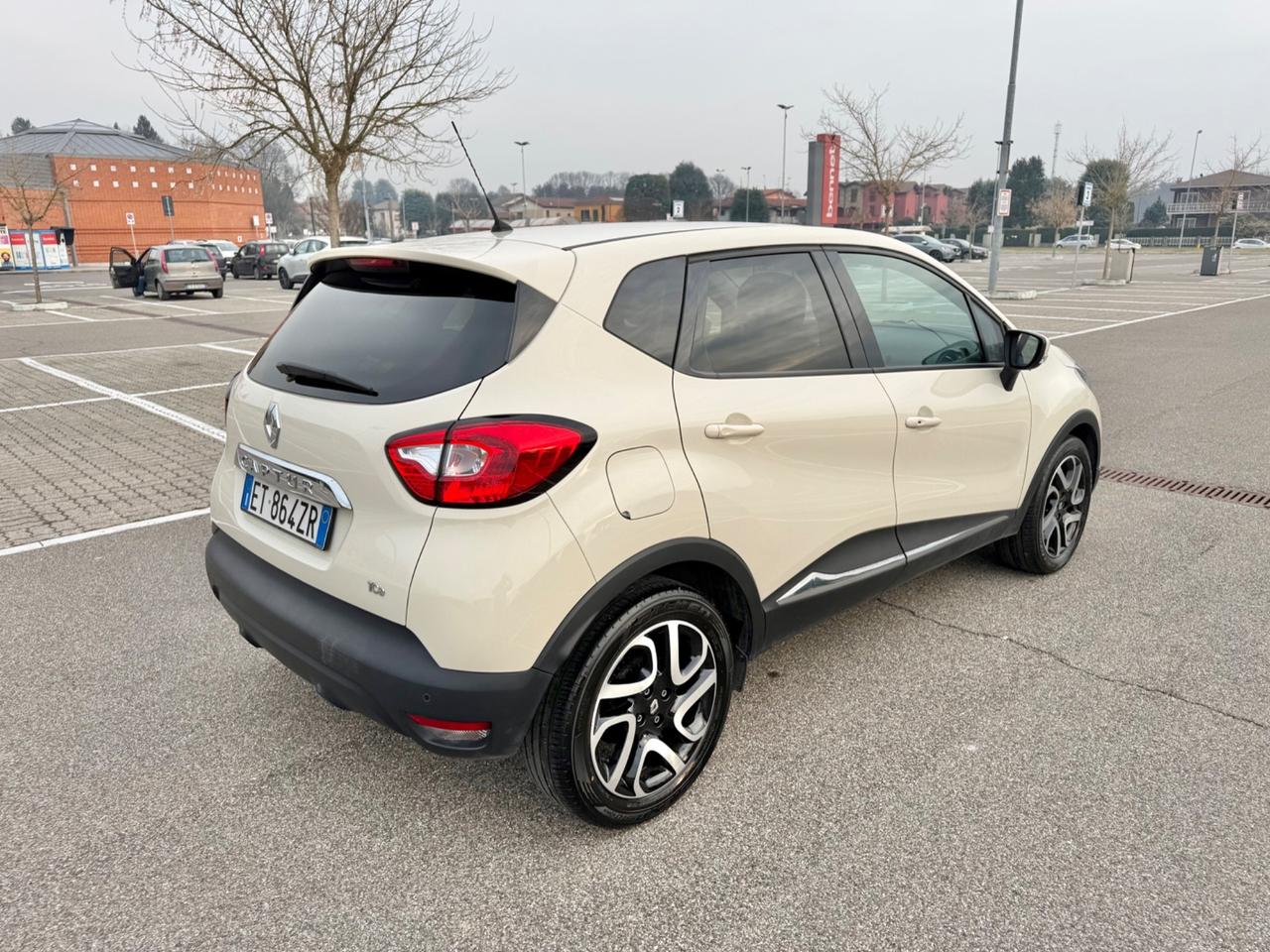 Renault Captur 0.9 TCe 12V 90 CV Start&Stop*Navi*Cerchi*Cruise*Aux*Usb