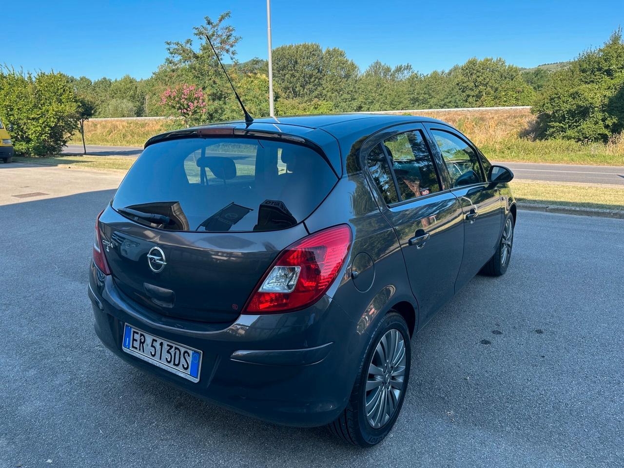 Opel Corsa 1.2 5 porte Sport