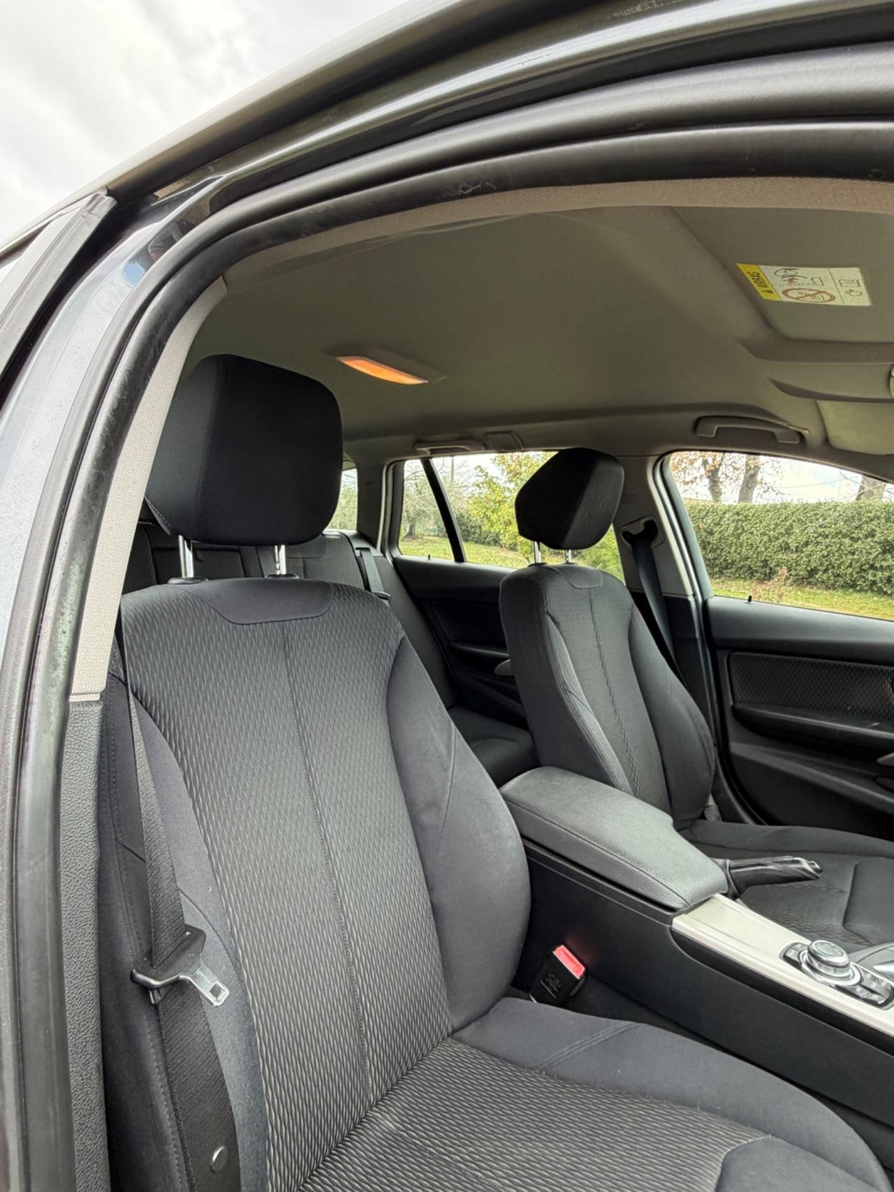 Bmw 118 118d 5p. Unique