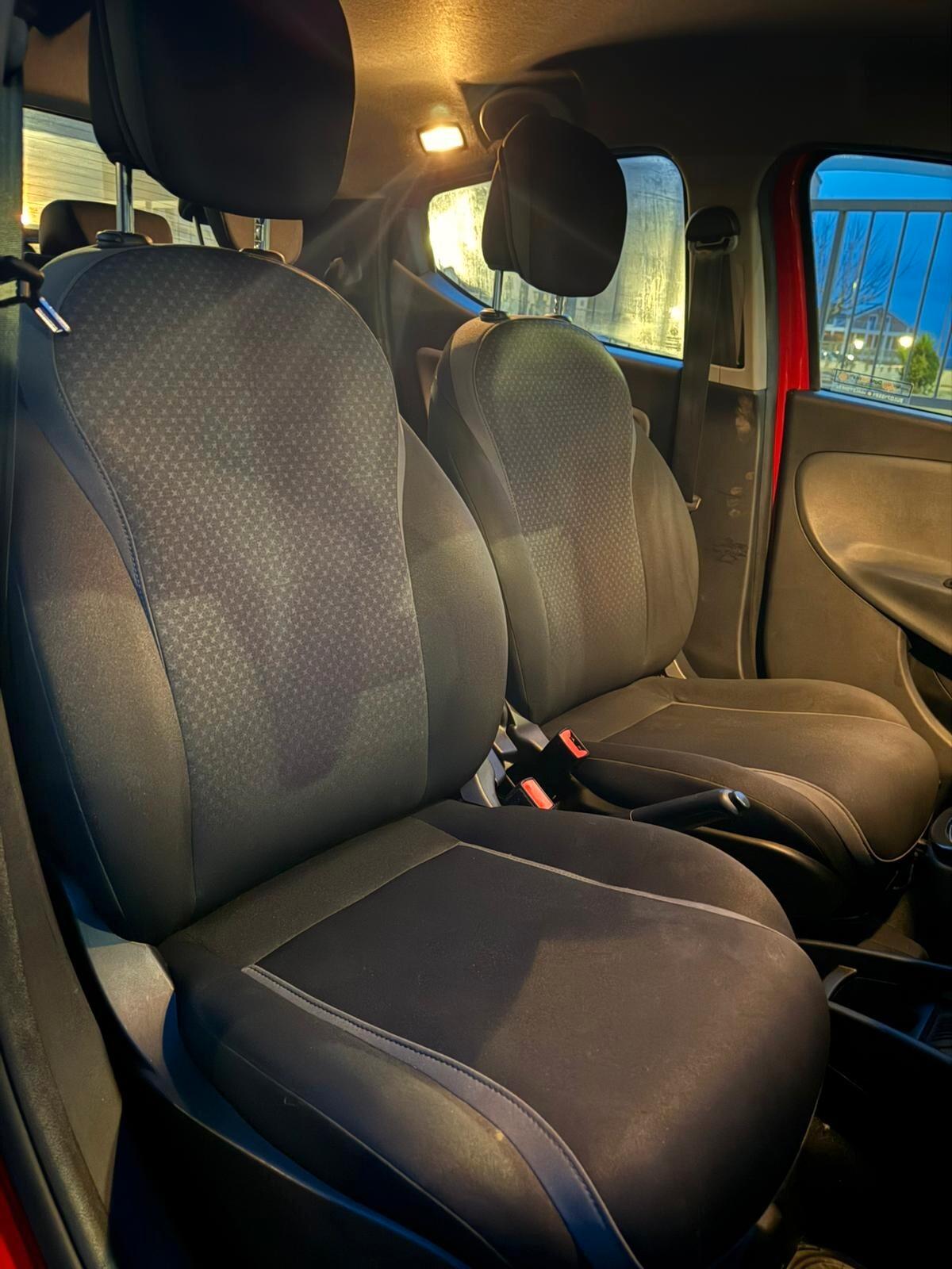 Lancia Ypsilon 1.2 69 CV 5 porte Gold , NEOPATENTATI