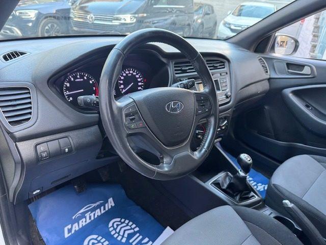 HYUNDAI i20 1.2 84 CV 5 porte Blackline