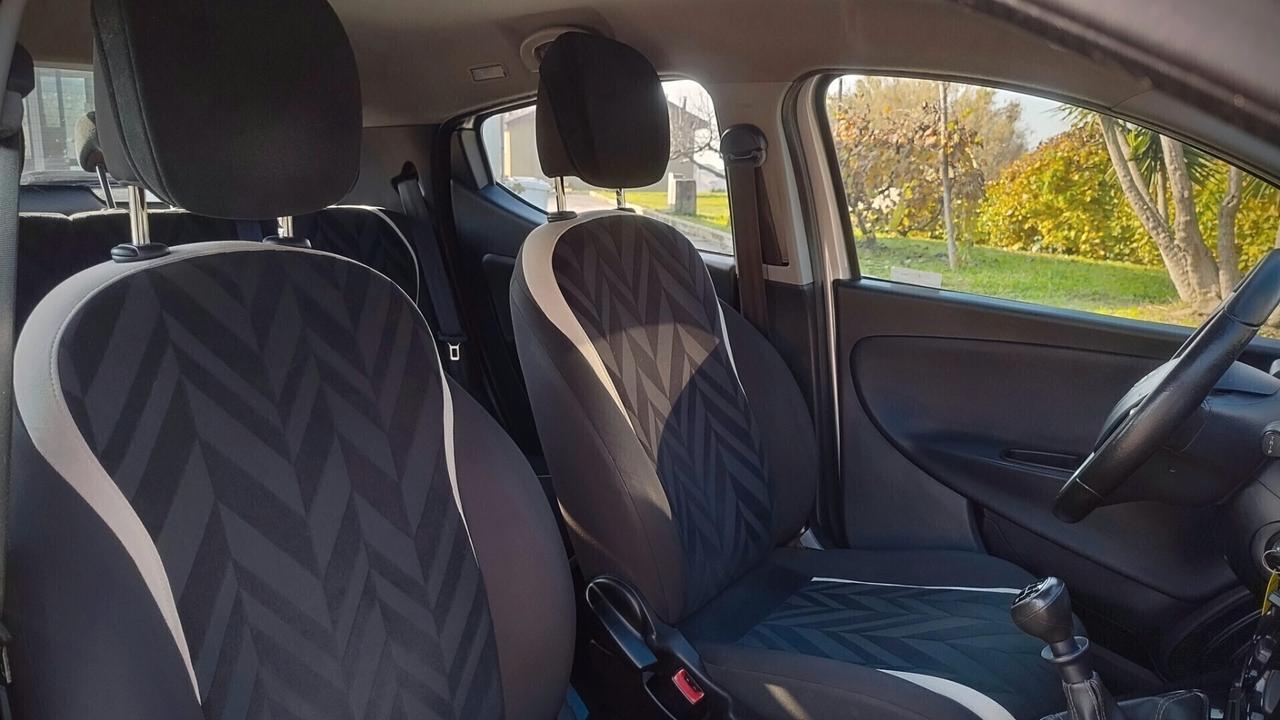 Lancia Ypsilon 1.2 69 CV 5 porte GPL Ecochic Gold