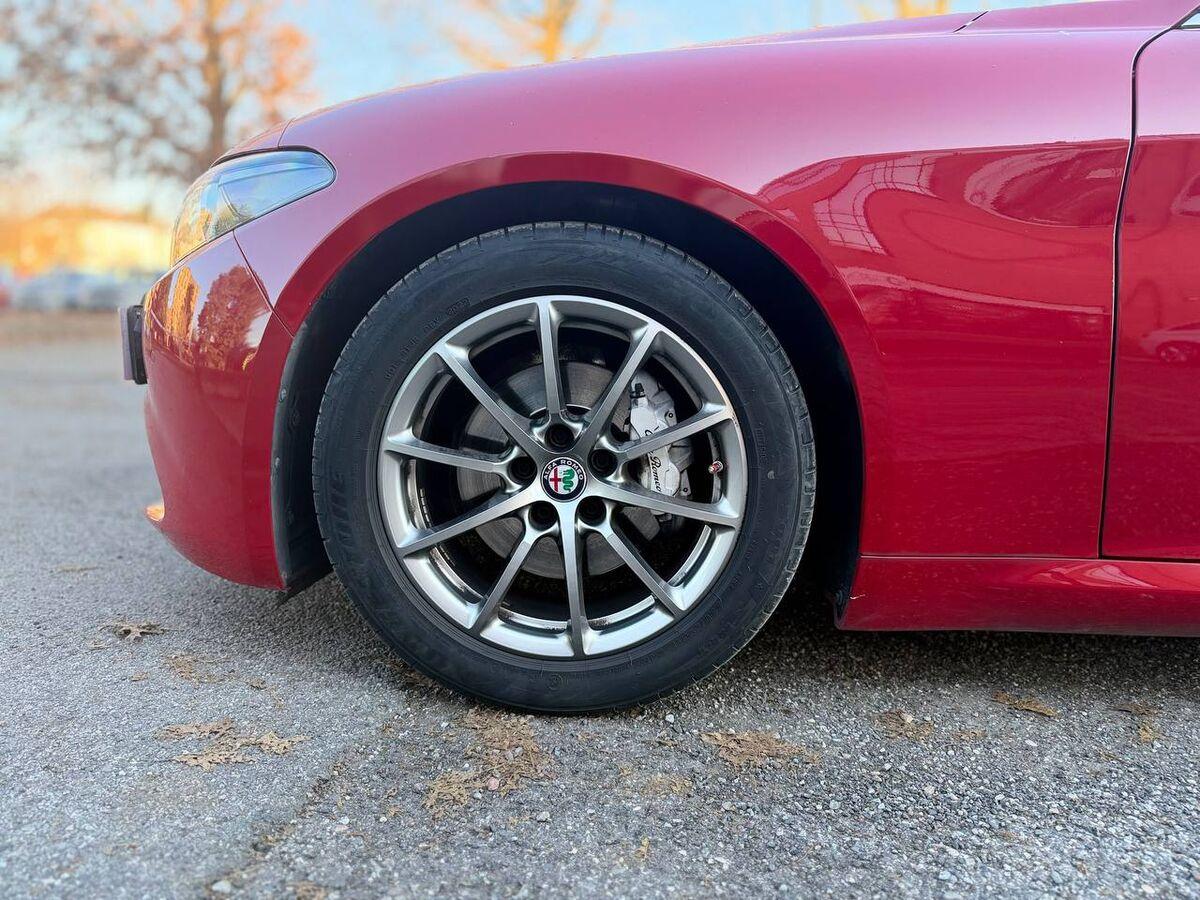Alfa Romeo Giulia 2.2 t Giulia 150cv