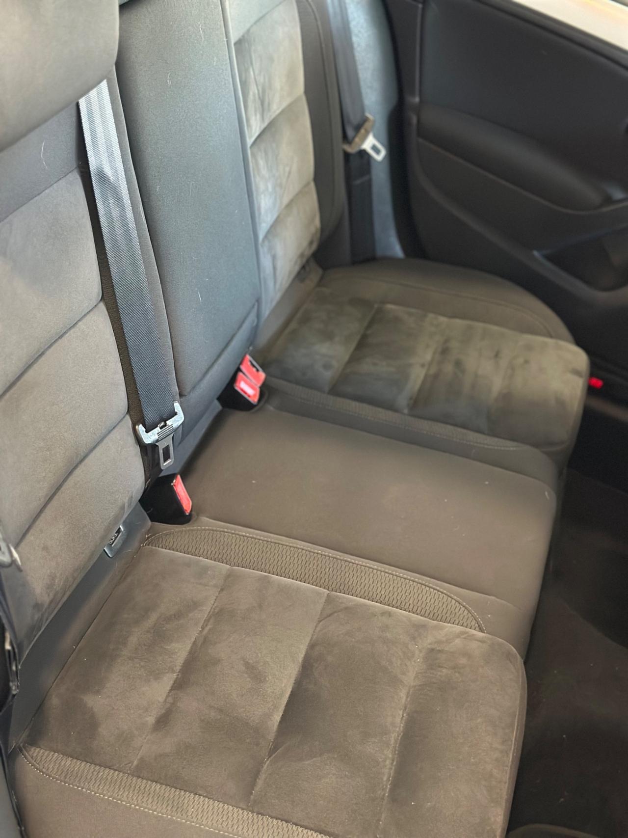Volkswagen Golf 1.6 TDI DPF 5p. Highline
