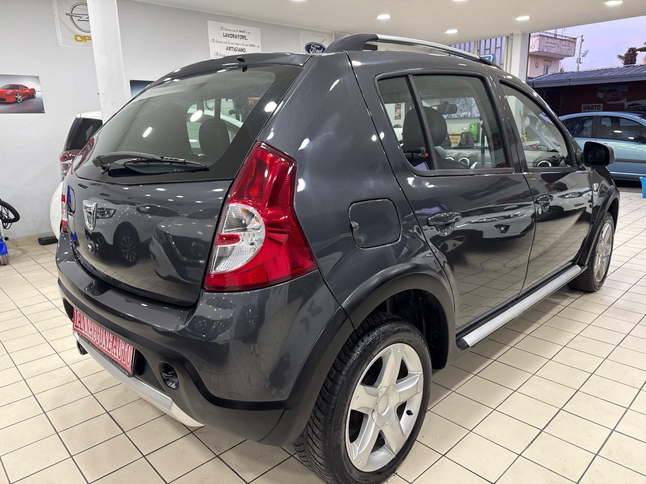 Dacia Sandero Stepway 1.6 gpl 2012 nuova