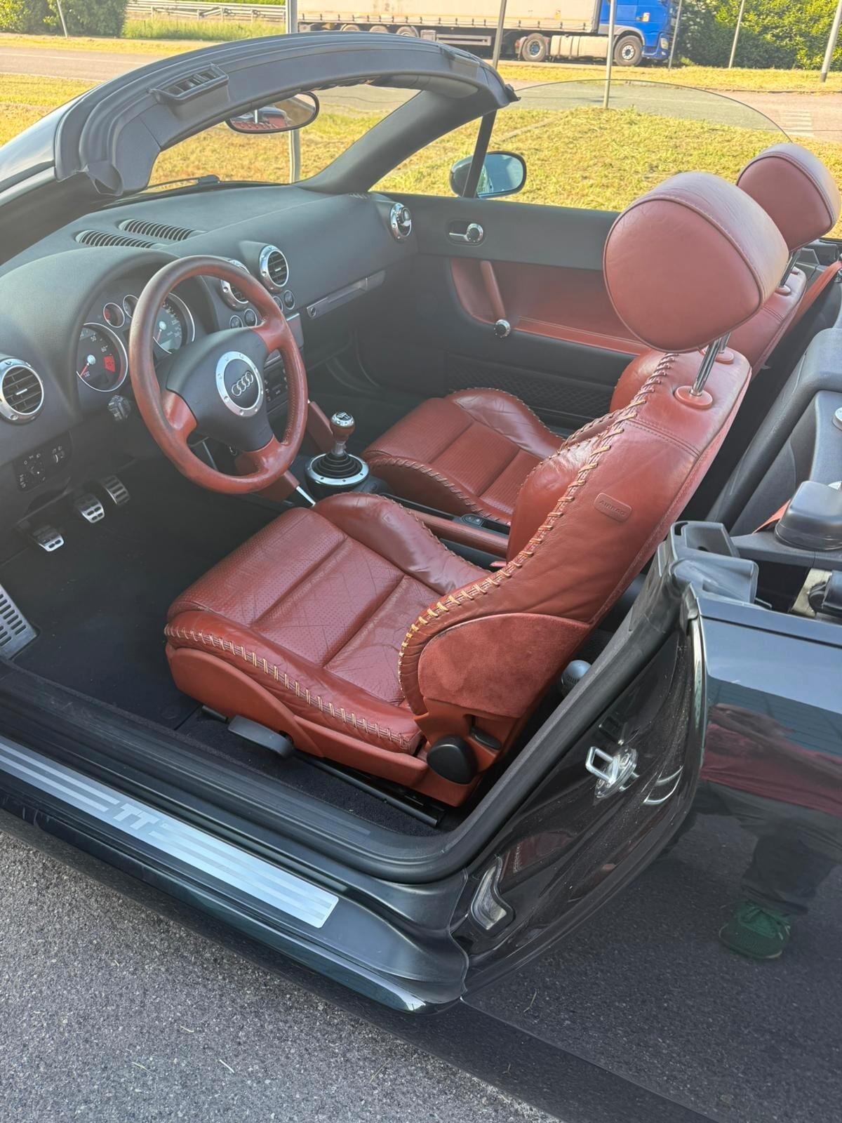 Audi TT Roadster 1.8 T 20V 179 CV cat