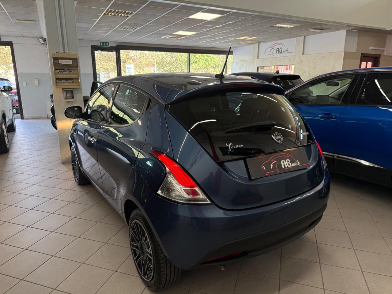 Lancia Ypsilon 1.0 FireFly 5 porte S&S Hybrid Silver Plus