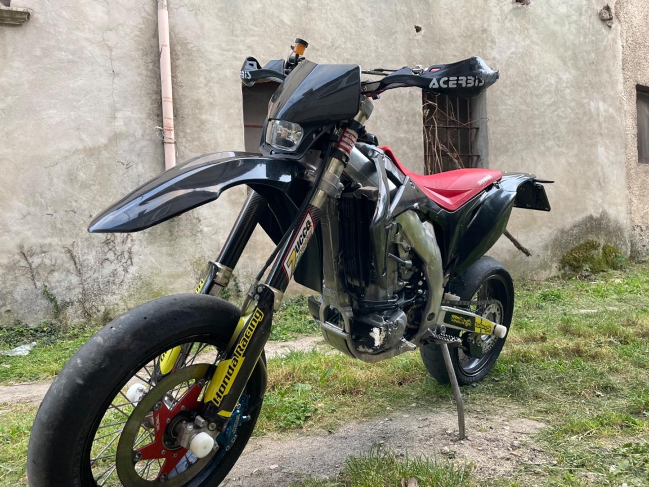 Honda Crf 450 super moto targato