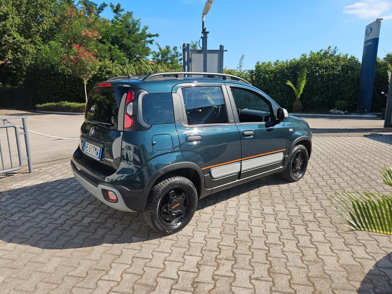 Fiat Panda Cross 1.0 FireFly S&S Hybrid Garmin
