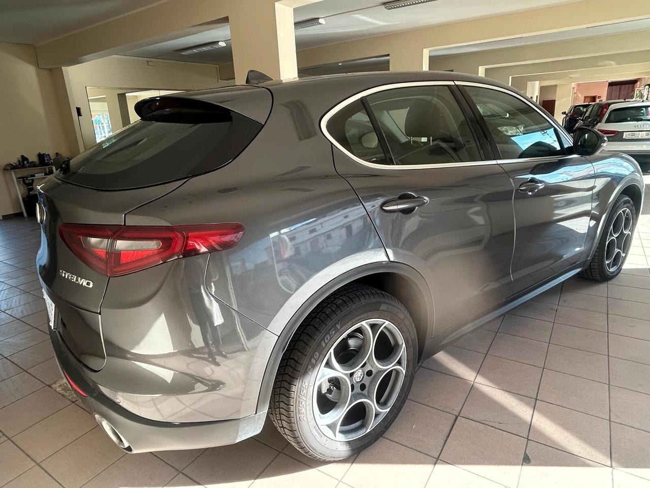 Alfa Romeo Stelvio 2.2 Turbodiesel 210 CV AT8 Q4 Executive