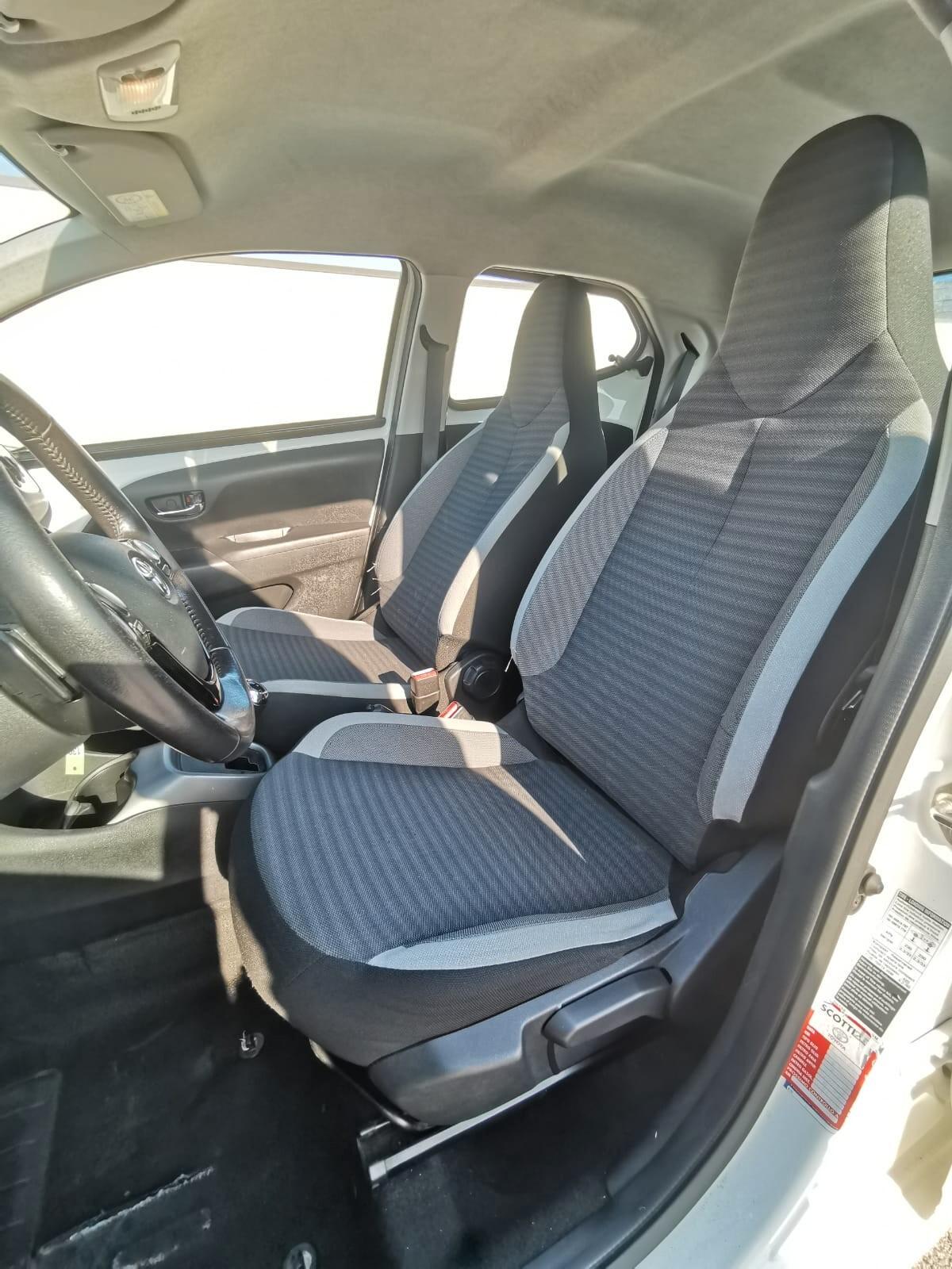 Toyota Aygo Connect 1.0 VVT-i 72CV 5P. x-business MMT
