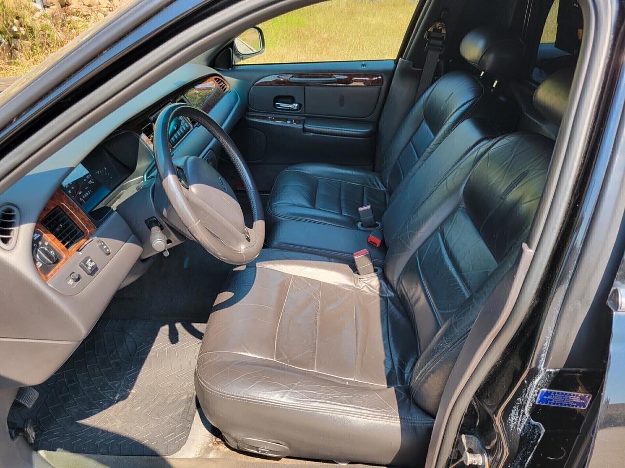 Limousine Lincoln Town car V8 4.6cc 209cv Benz/Gpl