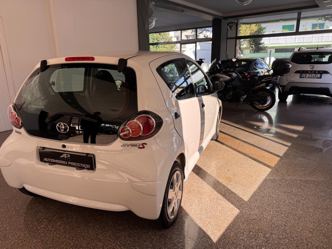 Toyota Aygo 1.0 12V VVT-i 5 porte Sol Connect