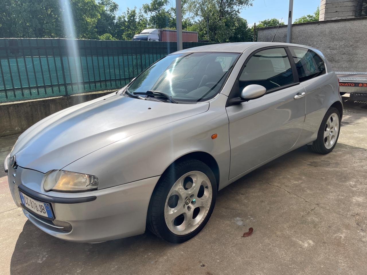 Alfa Romeo 147 1.6i benzina T- Spark neopatentati