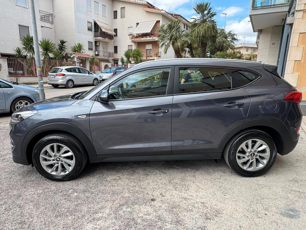 HYUNDAI TUCSON 1.7 CRDI 115 CV. X-POSSIBLE NAVI+RETROCAMERA