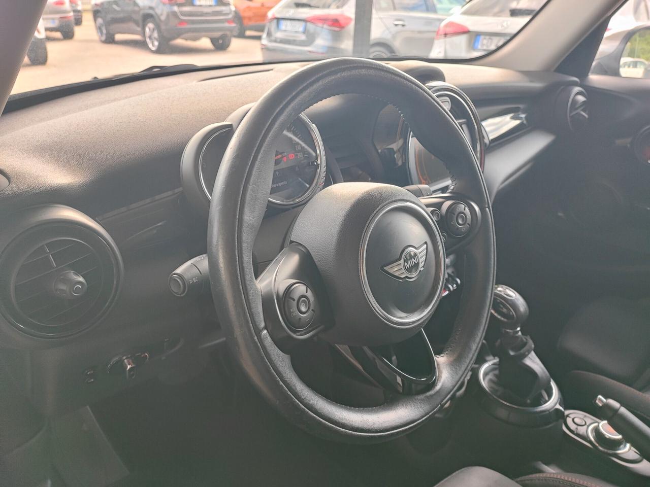 Mini 1.5 Cooper D 5 porte