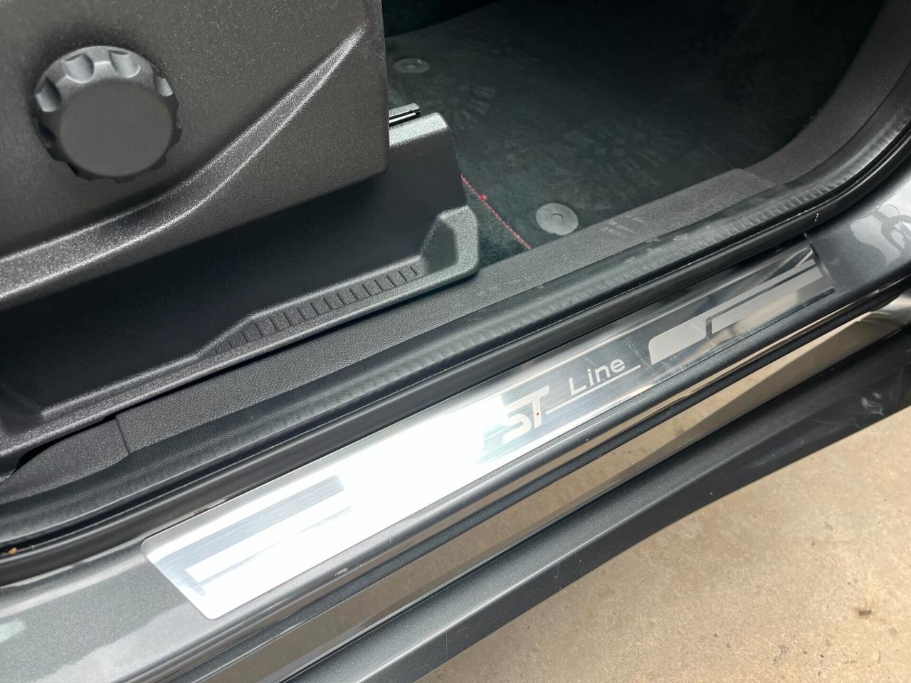 Ford Kuga 2.0 TDCI 150 cv 4WD Powershift ST-Line