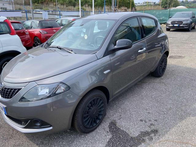 LANCIA Ypsilon 1.0 FireFly 5 porte S&S Hybrid Ecochic Silver