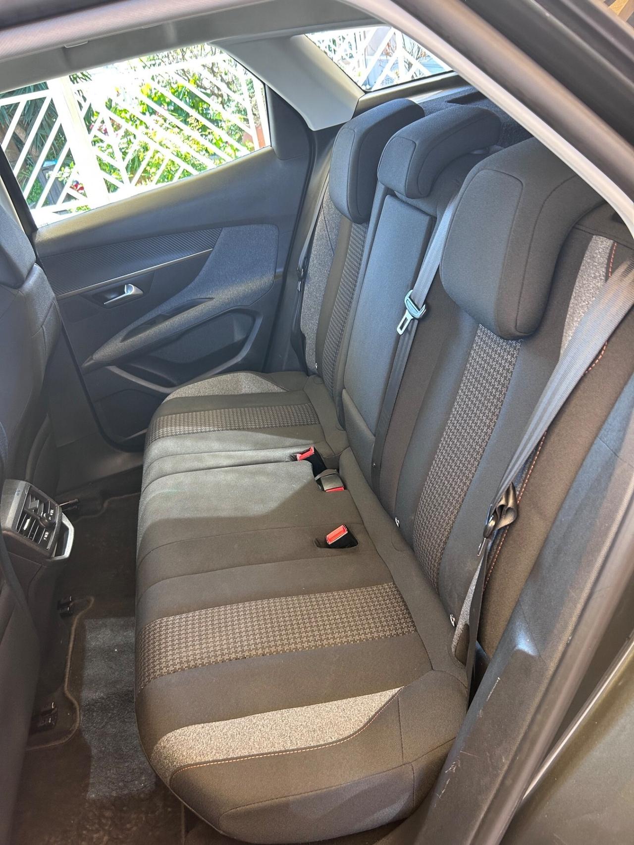 Peugeot 3008 BlueHDi 120 S&S Business