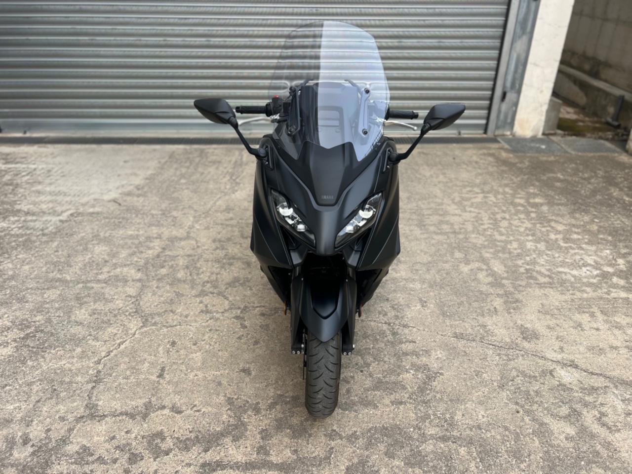 YAMAHA T-MAX 560