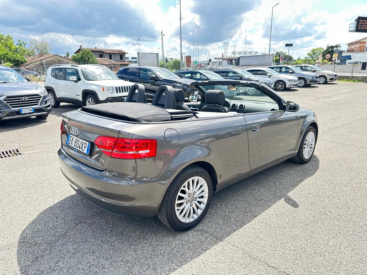 Audi A3 Cabrio 1.6 TDI 105 CV CR Attraction - 2012