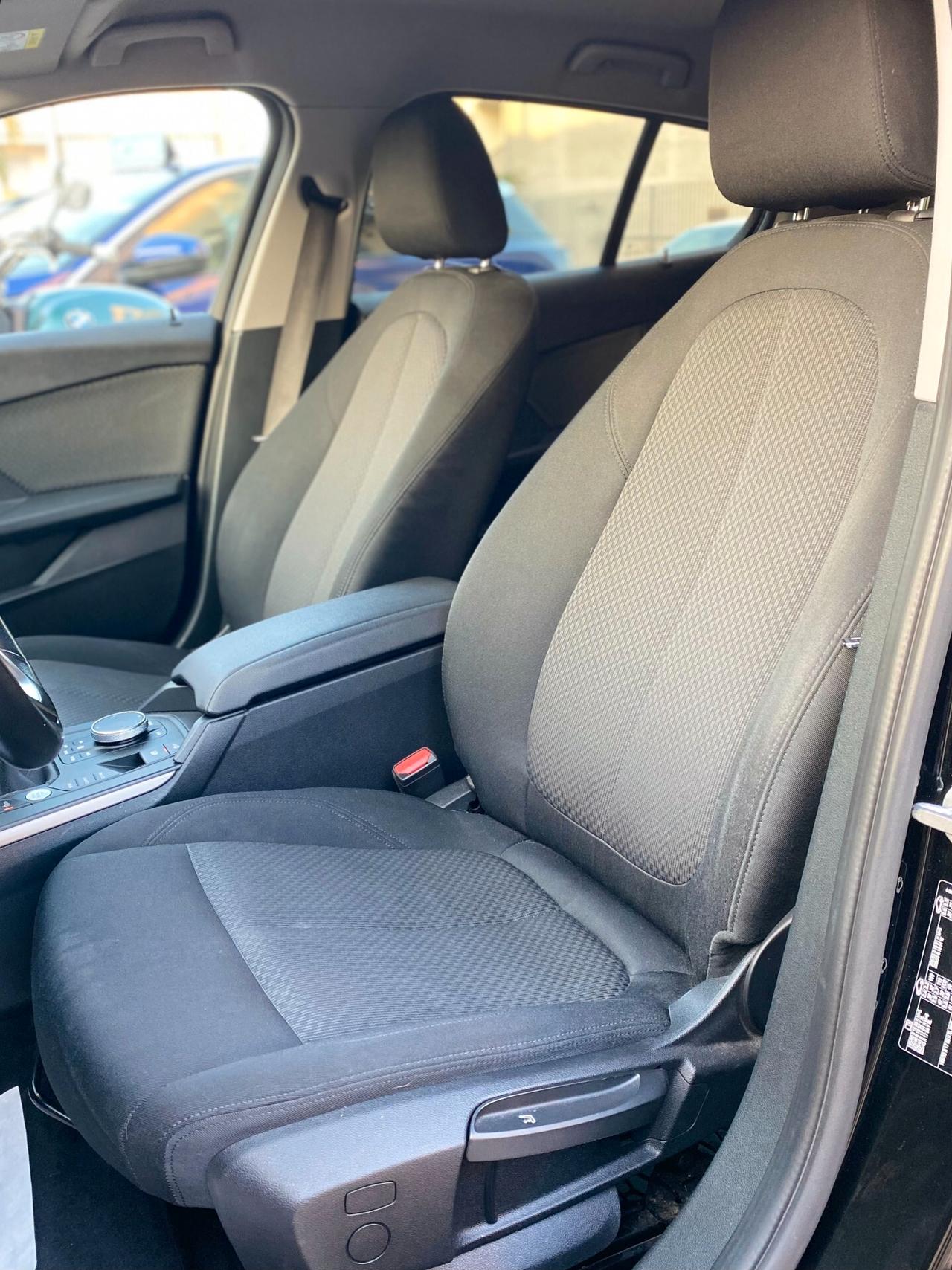 Bmw 116 116d 5p. Business Advantage
