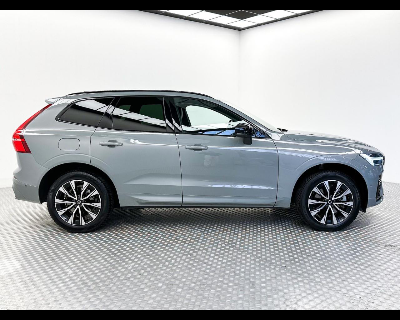 VOLVO XC60 B4 automatico Plus Dark