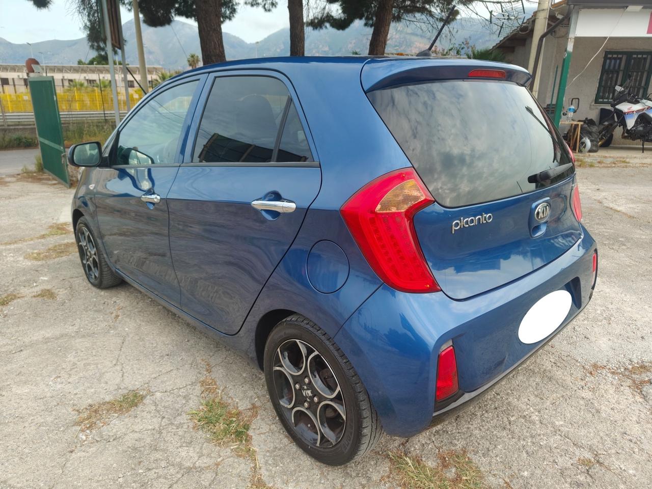 Kia Picanto 70CV 2015 85.000 Km Garanzia e Passaggio Inclusi