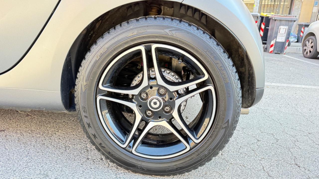 Smart ForTwo 90 0.9 Turbo twinamic Passion LED NAVI KAMERA PDC PAK SPORT BLUETOOTH PANORAMA BRACCIOLO