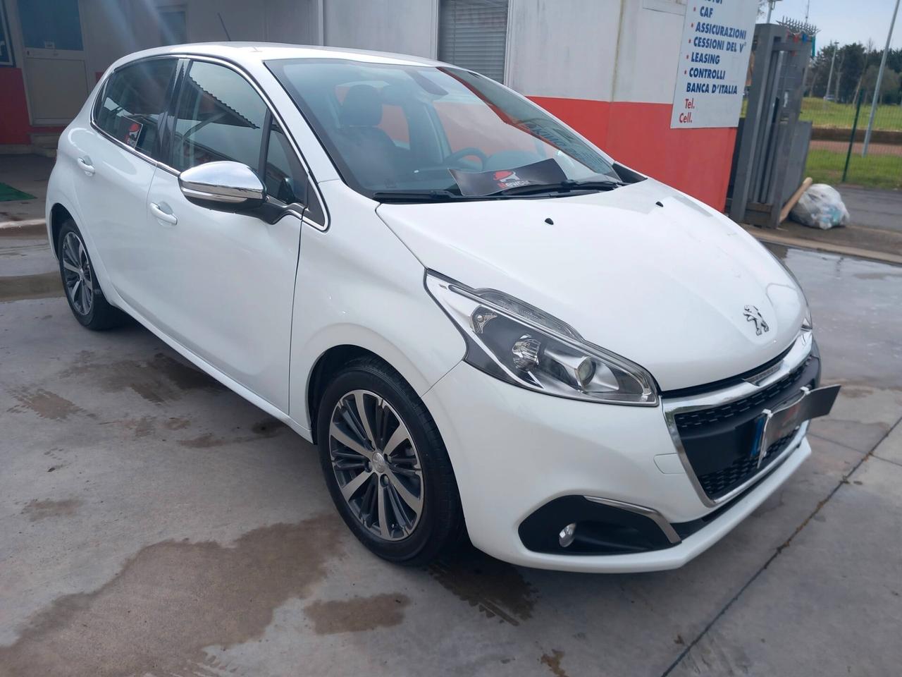 Peugeot 208 PureTech 82 5p. GPL Allure FULL OPTIONAL TENUTA PARI AL NUOVO NAVI SENSORI XENO LED