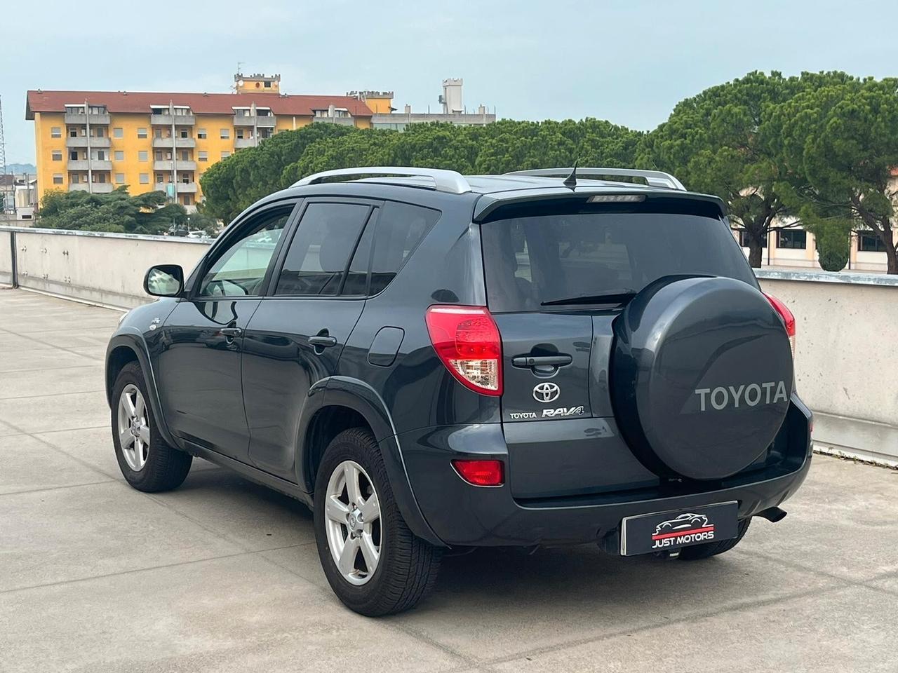 Toyota RAV 4 RAV4 2.2 D-4D 177 CV Luxury