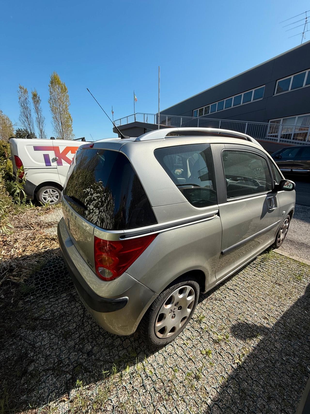 Peugeot 1007 1.6 Trendy 2Tronic