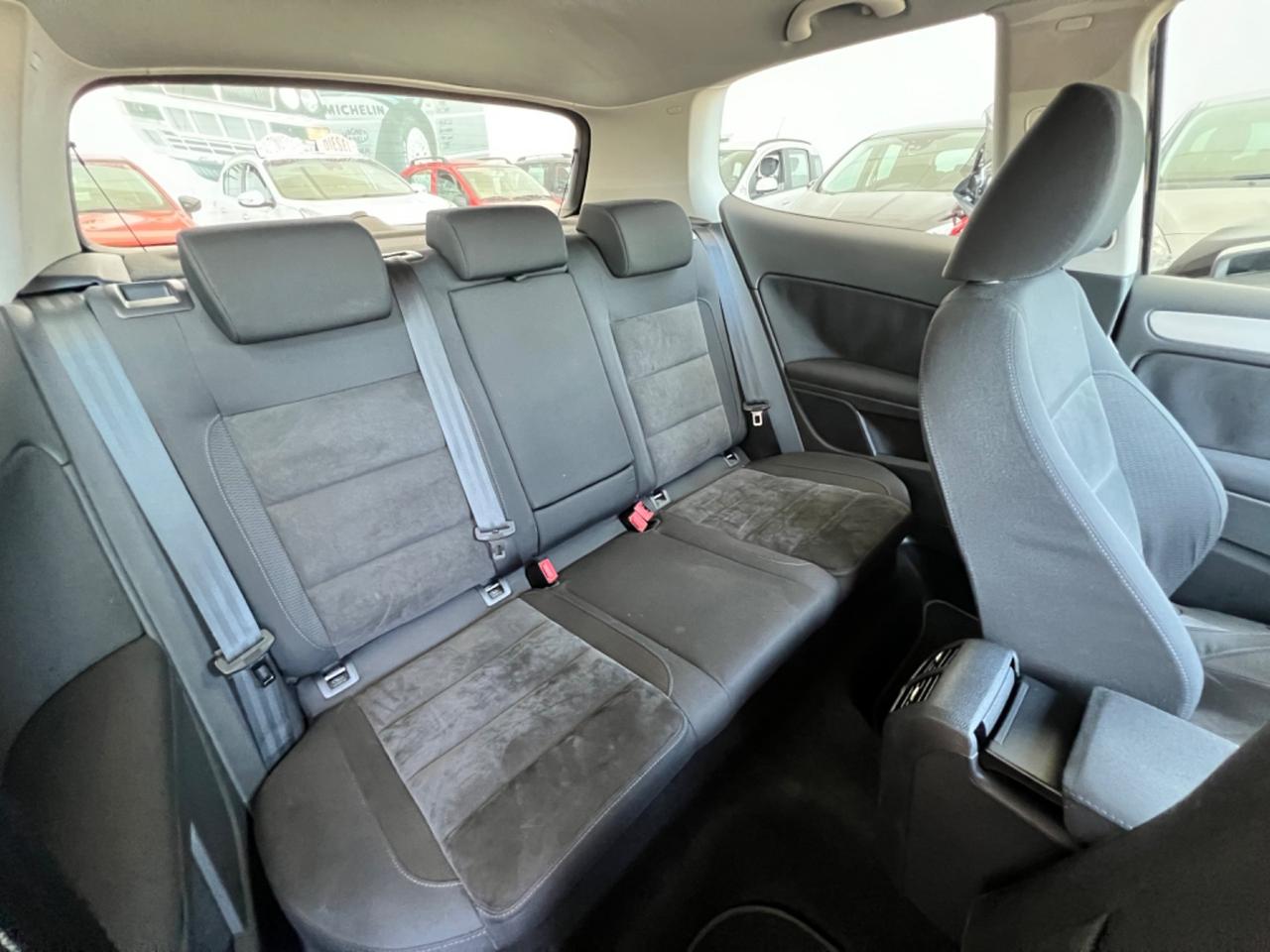 Volkswagen Golf 1.6 TDI DPF 3p. Highline