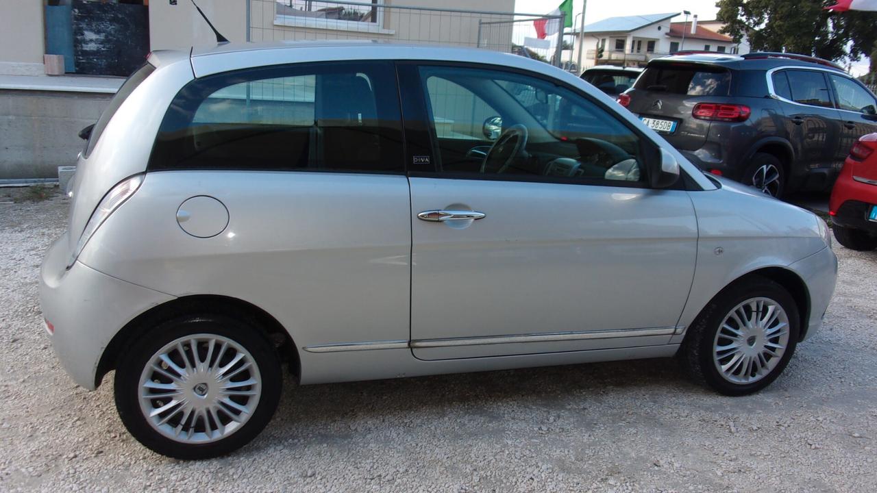 Lancia Ypsilon 1.2 New Oro