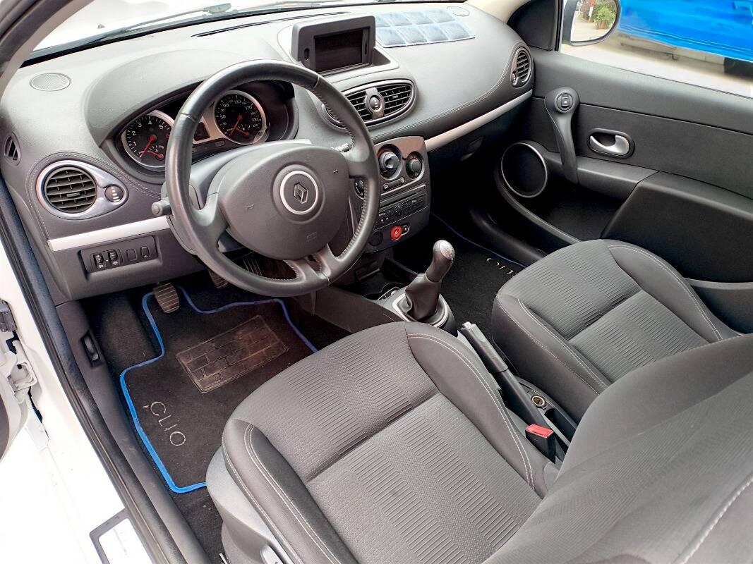 Renault Clio III 2009 Clio III 2010 -1.2 16v 3p