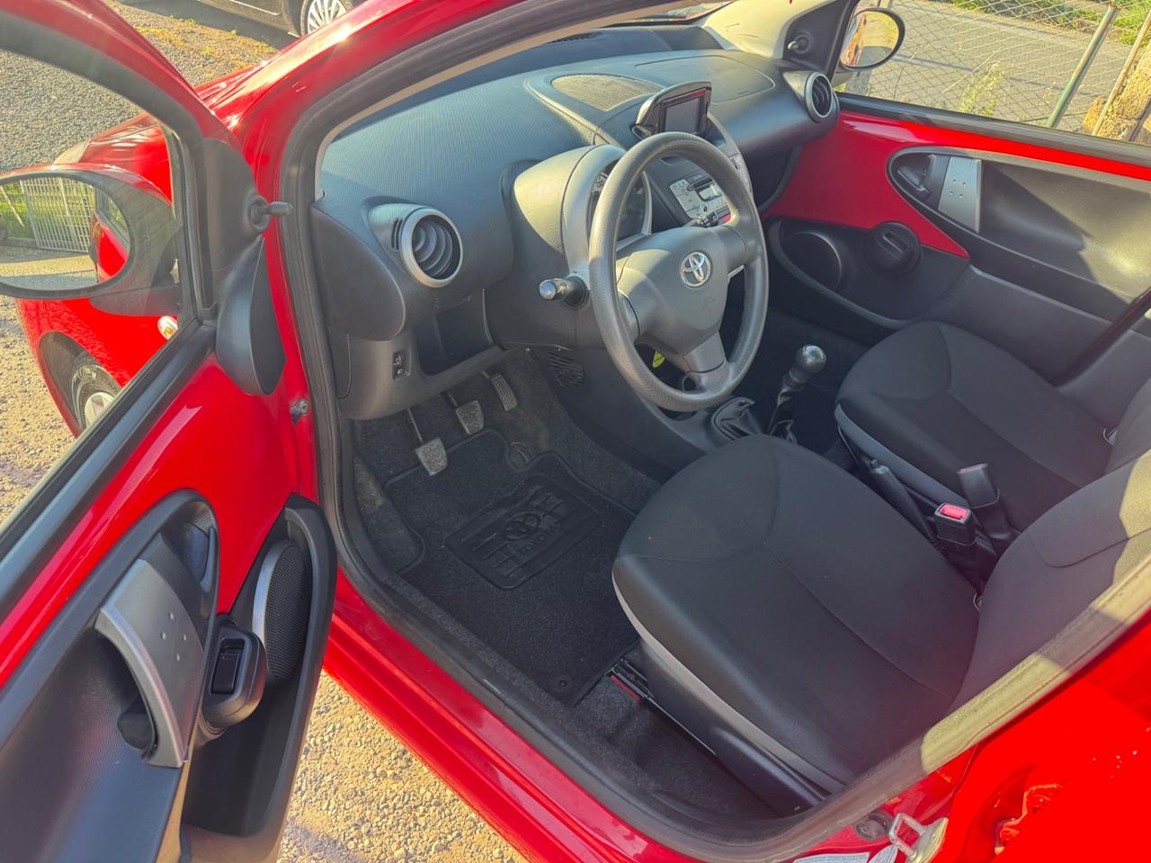 Toyota Aygo 1.0 12V VVT-i 5 porte Lounge NEOPATENTATI