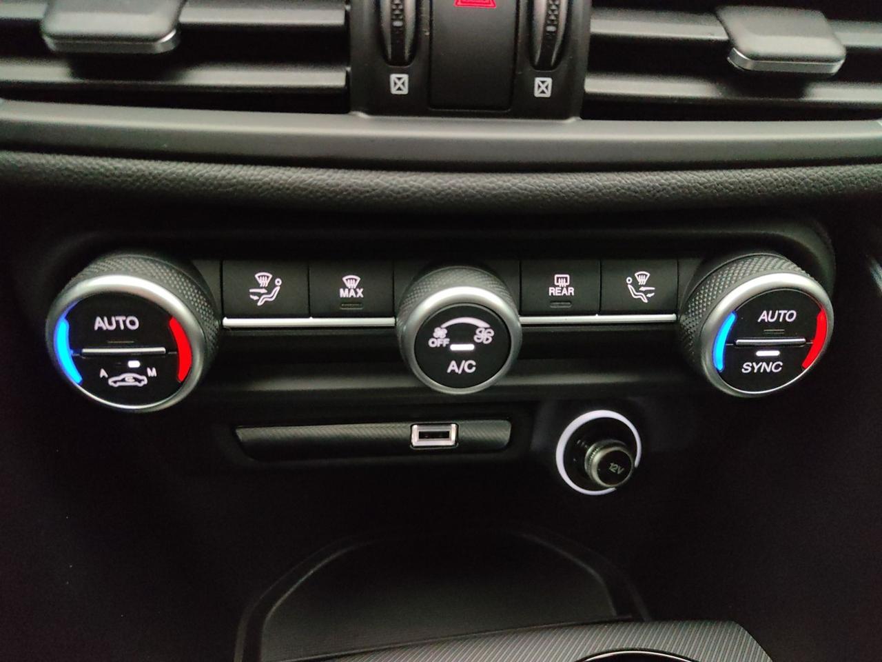 ALFA ROMEO Giulia 2023 2.2 TD 160CV SPRINT AT8