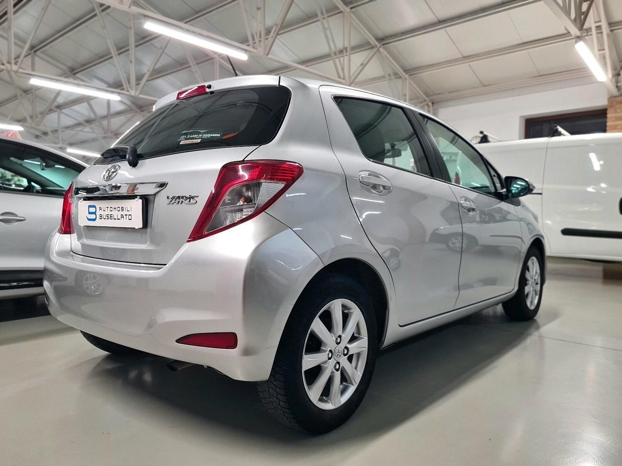 Toyota Yaris 1.3 5 porte Lounge ** NEOPATENTATI **